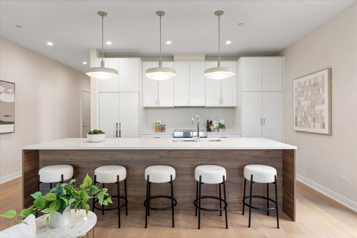 5114 Kenwood Kitchen